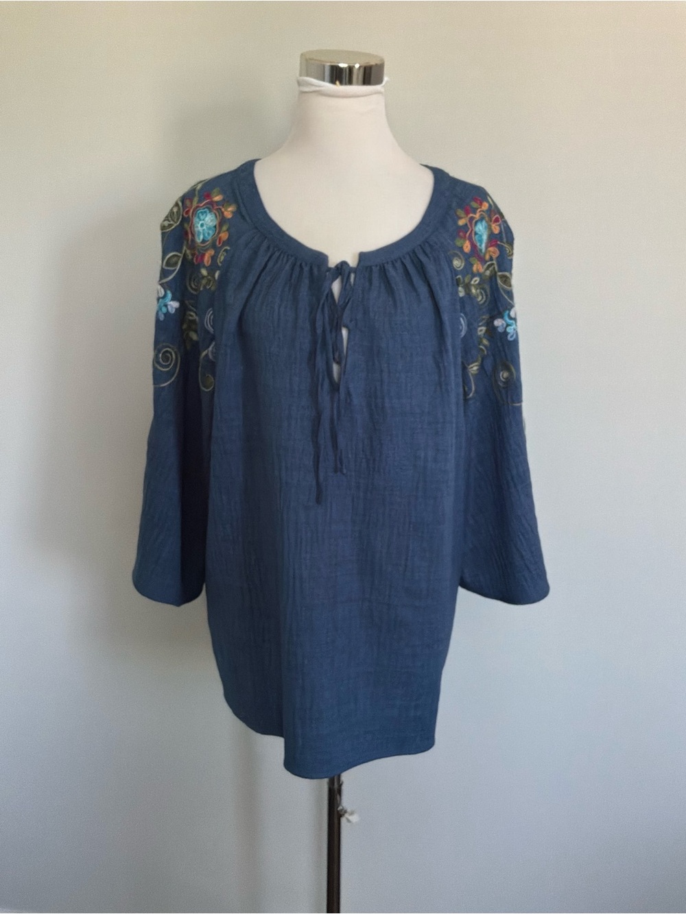 Olivia&Martin Women’s 1X Blue Embroidered Boho Peasant 3/4 Sleeve Tunic Tie Top
